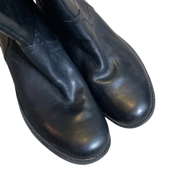 UGG Women's Seldon Riding Boot Black Leather - Picture 4 of 11